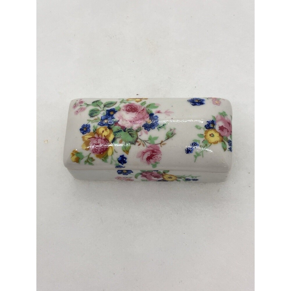 Vintage Chinese Porcelain Hand Painted Famille Rose 3” Treasure Box With Box